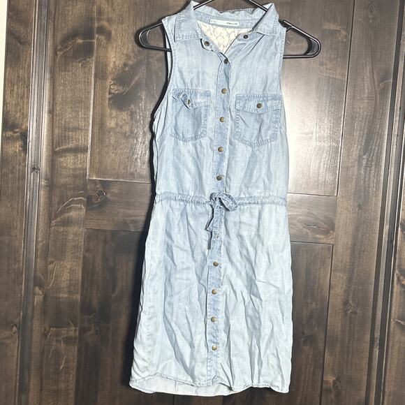 Maurices Dress Women's Size XS Blue Chambray Knee Length Western Snap Roll Tabs - Picture 1 of 10